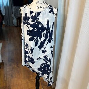 White House Black Market Navy and White Floral Blouse, Large, Sleeveless